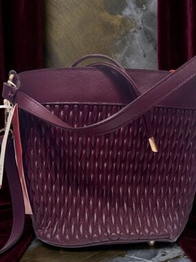 NWT Divina Firenze Burgundy Quilted Leather Bucket Bag Classic Statement Piece